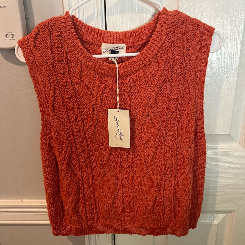 NWT Women’s Universal Thread Sweater Vest - Medium